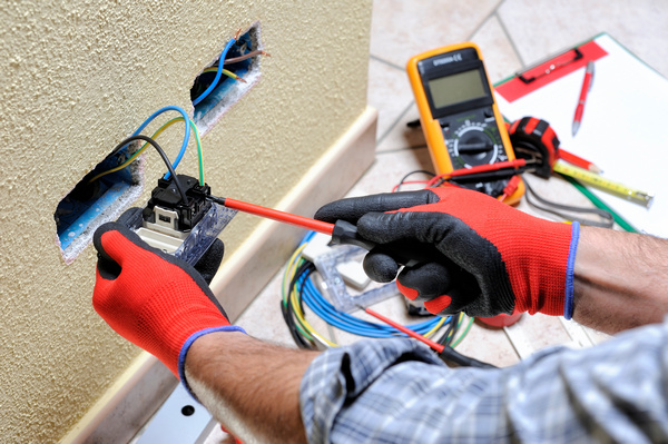 Affordable Kent licensed electrician in WA near 98030