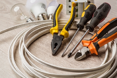 Skilled Normandy Park electrician in WA near 98166